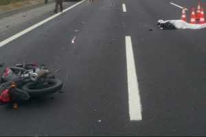 Motosiklet s&uuml;r&uuml;c&uuml;s&uuml;n&uuml;n feci sonu!