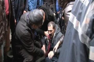 Metrob&uuml;s yolunda kaza...