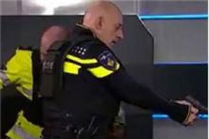 St&uuml;dyoya silahlı baskın!