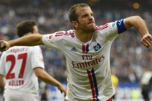 Trabzonspor Van der Vaart i&ccedil;in bastırıyor