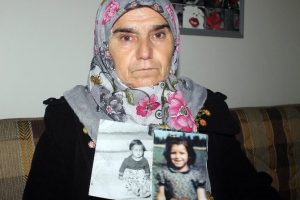 30 yıllık bekleyiş: Kayıp kızının yolunu g&ouml;zl&uuml;yor...