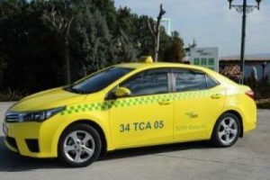 T&uuml;rkiye'nin ilk elektrikli taksisi yola &ccedil;ıktı