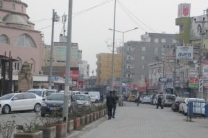 Cizre'deki olaylar esnafı da vurdu