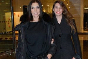 Nebahat &Ccedil;ehre ile Rojda Demirer'in kahve molası...