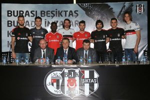 Beşiktaş'ta imza şov!