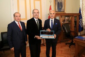 M&Uuml;SİAD Başkanı,Recep Altepe'yi ziyaret etti