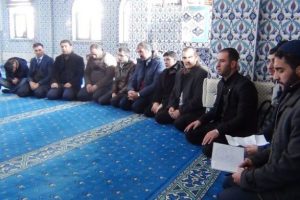 Tenzile Erdoğan i&ccedil;in 5 bin Yasin-i Şerif