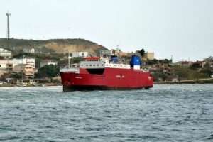 Lodos gemiyi karaya oturttu