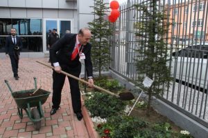 Başbakan'ın talimatına &ouml;zel sekt&ouml;r de uydu!