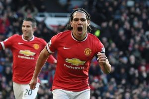 Manchester United'a ilk yarı yetti!