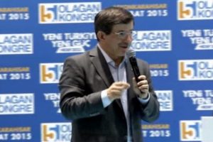 "Her yer kokuyordu akan bir tek yer vardı oda yolsuzluk kanallarıydı"