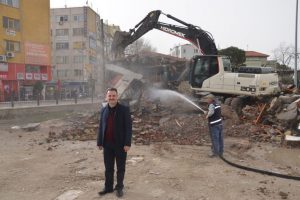Gemlik meydanına nefes aldıran yıkım