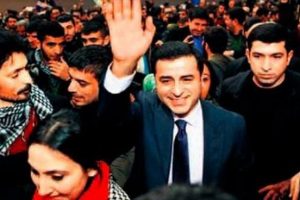 İki d&ouml;neme, &ccedil;&ouml;z&uuml;m freni