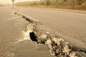 &Ccedil;anakkale-İzmir karayolunda yol &ccedil;&ouml;kt&uuml;
