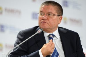 Rusya 2015'de y&uuml;zde 3 k&uuml;&ccedil;&uuml;lme, y&uuml;zde 12 enflasyon bekliyor