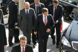 AK Parti'de 'Başkanlık' kampı