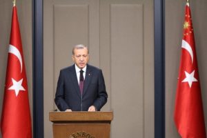 Adalete vurgu yaptı gen&ccedil; hakim ve savcılara seslendi