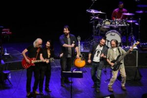 Barış Manço'nun şarkılarını çocukları söyledi 