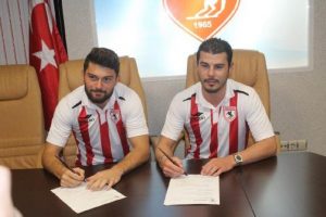 Samsunspor'da iki imza birden