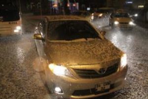 İstanbul, dolu ve yağmura teslim oldu