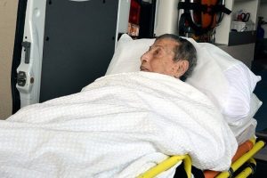 M&uuml;zeyyen Senar tekrar hastaneye kaldırıldı