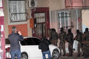 İstanbul'da şafak operasyonu