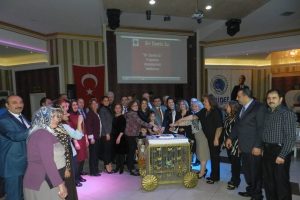 Bursa'da yaşayan kadınlardan k&ouml;y okullarına yardım