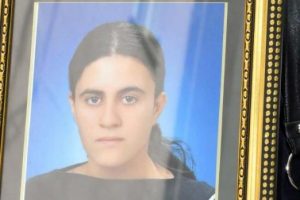 Eşini boğarak &ouml;ld&uuml;ren kocaya m&uuml;ebbet hapis