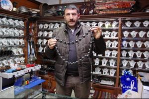 Bu tespih otomobil fiyatına