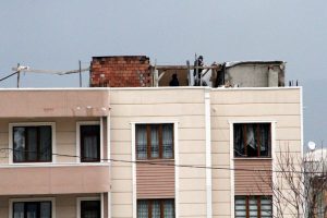 Lodosun vurduğu Bursa'da &ccedil;atı malzemeleri satışında patlama!