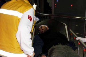 Tartıştığı kocasını odunla d&ouml;vd&uuml;