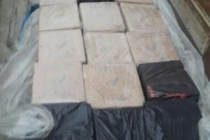 Viranşehir'de esrar ve ka&ccedil;ak sigaraya 4 tutuklama