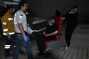 Otob&uuml;s, kamyona arkadan &ccedil;arptı : 9 yaralı
