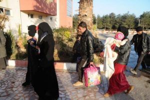 Telafer'den ka&ccedil;an 500 T&uuml;rkmen, Ak&ccedil;akale'ye geldi