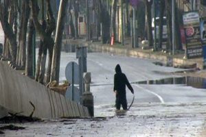 G&uuml;nlerdir a&ccedil; kalan k&ouml;peklere yem olacaktı