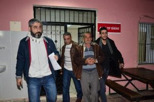 Kredi borcu tartışması: Eşini bı&ccedil;akla &ouml;ld&uuml;rd&uuml;