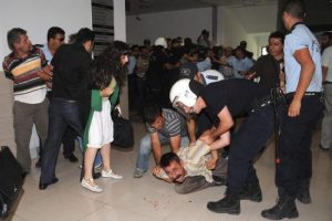 Atılmayan yumruğun tazminatı Yargıtay'dan d&ouml;nd&uuml;