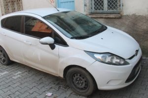 Aracının depo kapağı onu ele verdi
