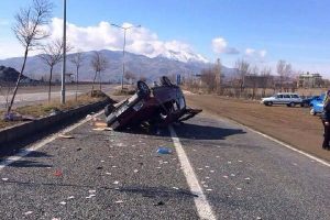Elazığ'da takla atan otomobilde 7 kişi yaralandı