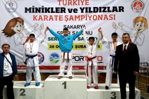 Karatenin Bursalı yıldızları gururlandırdı