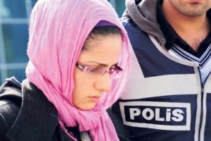 Kocasını boğdu; Beraat