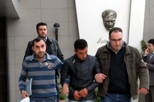 Bursa'da sahte polisler ka&ccedil;amadan yakalandı