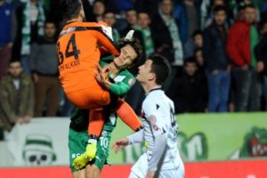 Bursasporlu Enes &Uuml;nal'ın sağlık durumu iyi