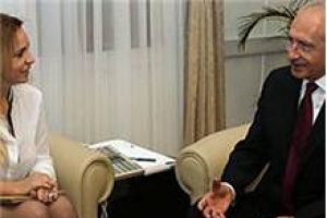 &Uuml;nl&uuml; sanat&ccedil;ının kızı CHP liderinin danışmanı oldu!