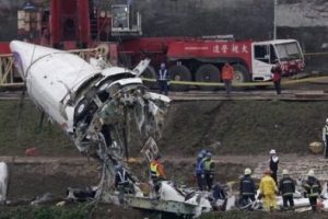 U&ccedil;ağın pilotunu bulanlar g&ouml;zlerine inanamadı