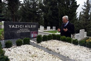 B&ouml;l&uuml;kbaşı'ndan Yazıcı'nın kabrine ziyaret