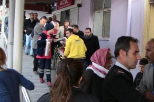 İki ayrı trafik kazası: 1 &ouml;l&uuml;, 9 yaralı