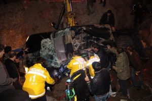 Feci kaza: 1 &ouml;l&uuml;, 2 yaralı