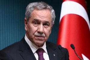 B&uuml;lent Arın&ccedil;: Y&uuml;zde 50 bize nefretle bakıyor