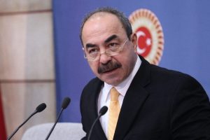 CHP'de şok istifa: "Parti Atat&uuml;rk'e dil uzatanlara emanet"